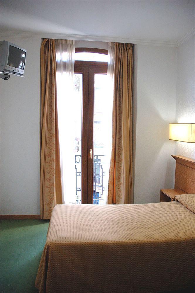 Madrisol Otel Dış mekan fotoğraf